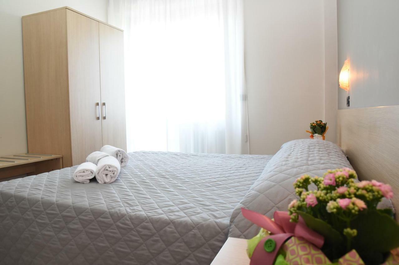 Hotel Excelsior Montesilvano Marina Buitenkant foto